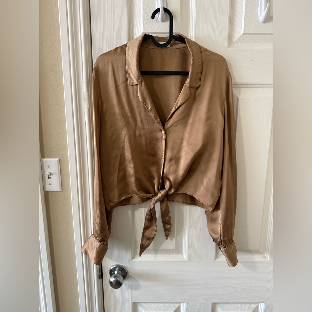 Wilfred Aritzia Tie-Front Satin Blouse Size Small